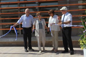 דניאלה בעת קבלת אות ההוקרה באוניבסיטה העברית